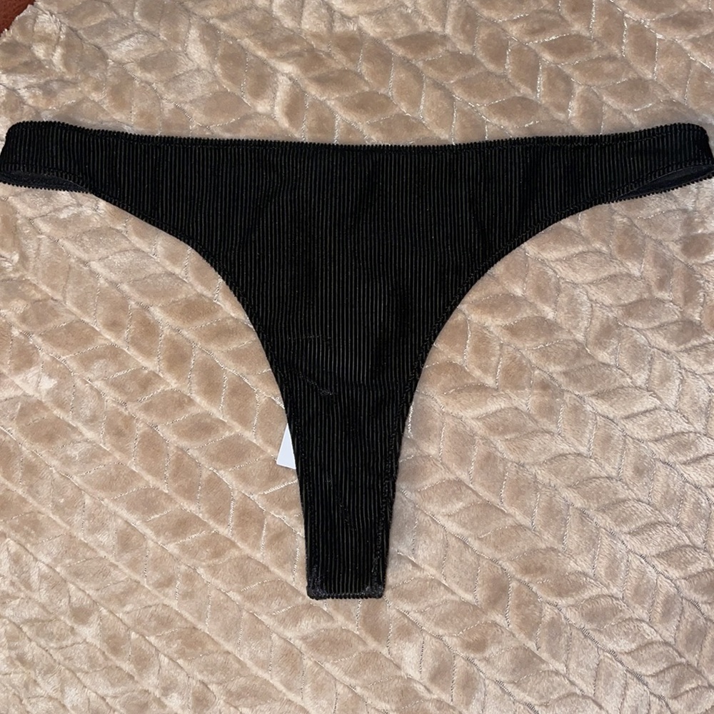 Cut It Out Ribbed Velvet Thong - Picture 4 of 7